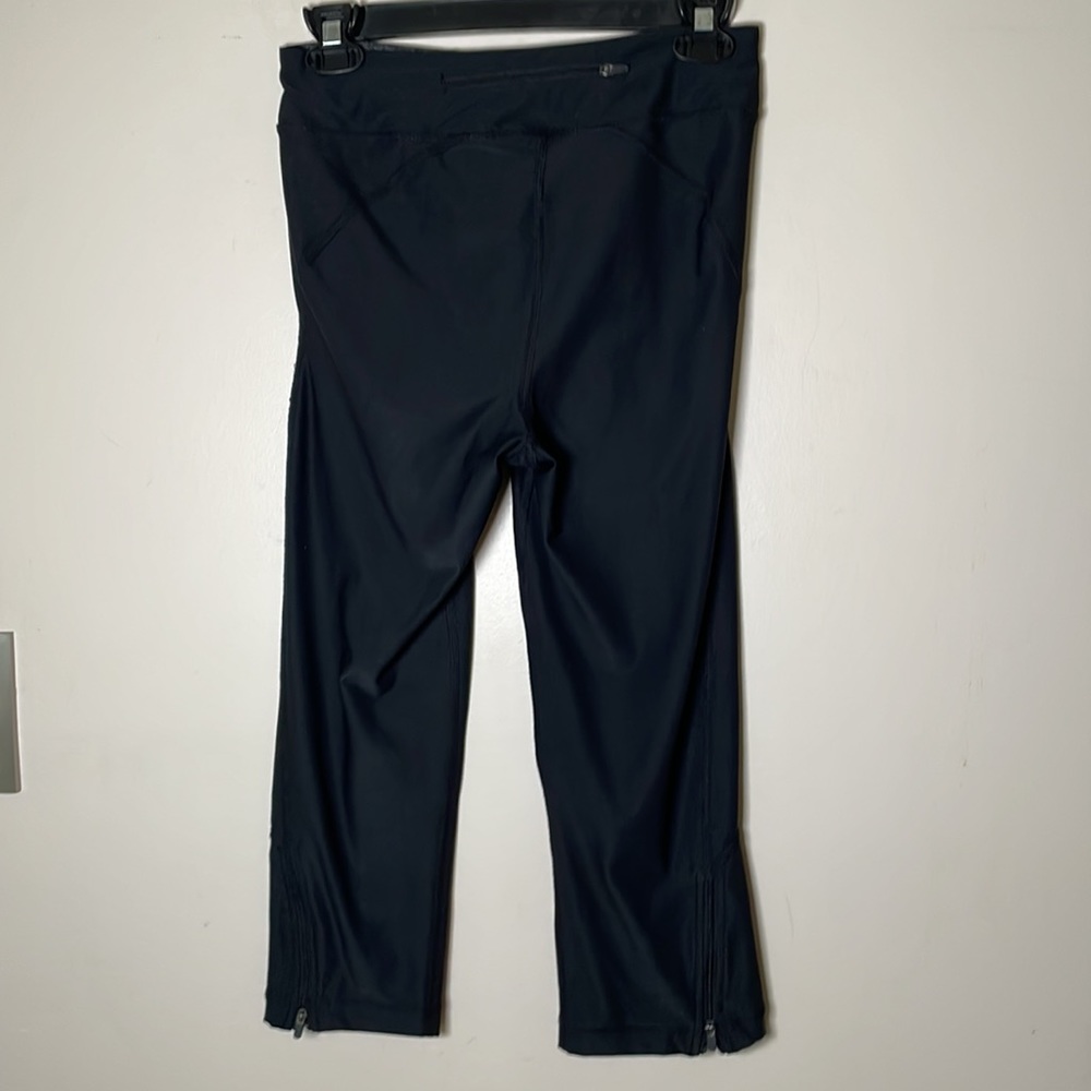 Athleta Object d’ Art black Capri cropped leggings S